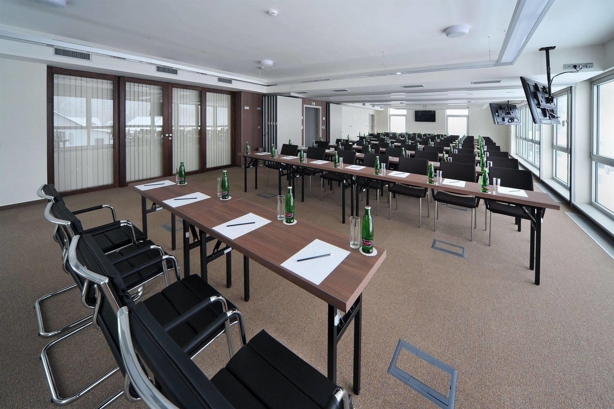 Sport & Relax Hotel Davidek Трутнов Экстерьер фото